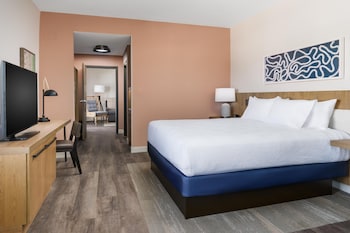 Suite, 1 Bedroom, Accessible (Roll-In Shower)