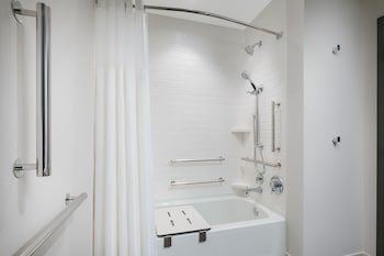Room, 1 King Bed, Accessible (Hearing)