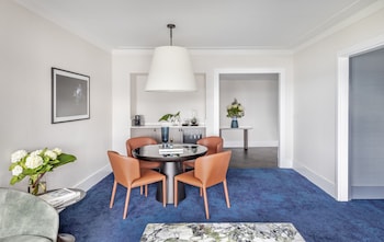 1 King 1 Bedroom Suite Bridge View