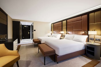 Superior Room, 2 Queen Beds (Street View)