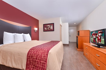 Deluxe Room, 1 Queen Bed (Smoke Free)