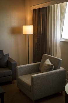 Junior Suite, 1 King Bed, Lake View