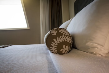 Standard Room, 1 Queen Bed, Mountain View
