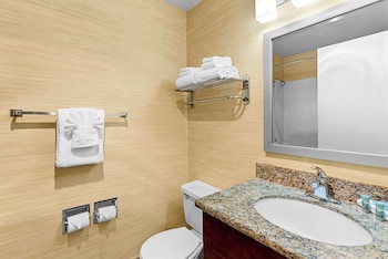 Suite, 1 King Bed, Non Smoking, Refrigerator & Microwave (Living Room)