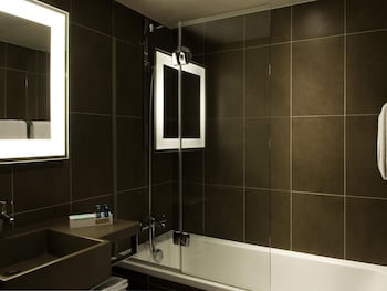 2 Adjacent Double Rooms