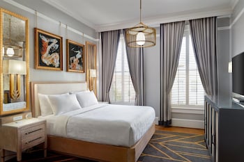 Deluxe Room, 1 King Bed