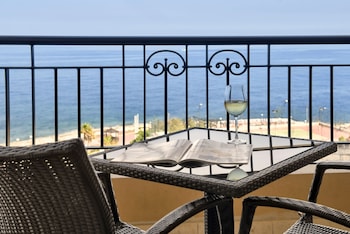 Deluxe Room, 1 Queen Bed, Sea View