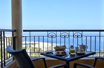 Deluxe Room, 1 Queen Bed, Sea View