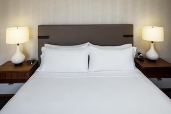 Presidential Suite, 1 King Bed (Mobility & Hearing, Accessible Roll-in Shower)