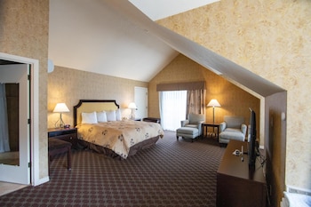 Suite, 1 King Bed, Non Smoking, Balcony