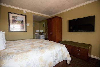 Standard Room, 1 King Bed, Non Smoking (Pet Friendly)
