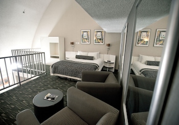 Suite, 1 King Bed, Non Smoking (Spiral Loft)