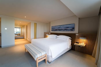 Superior Suite, 1 King Bed, Bay View