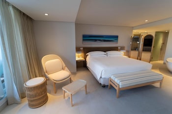 Premium Suite, 1 King Bed, Bay View