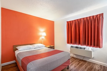 Deluxe Room, 1 Queen Bed, Non Smoking