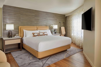 Suite, 1 Bedroom, Club Lounge Access, City View (High Floor)