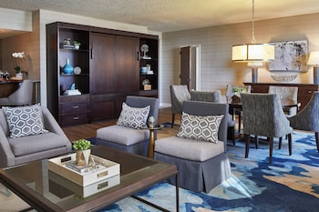 Suite, Club Lounge Access, City View (High Floor)