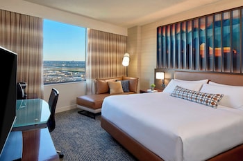 Suite, 1 Bedroom, Club Lounge Access, City View (High Floor)