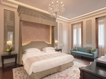 Ambassador 2 Bedroom Suite