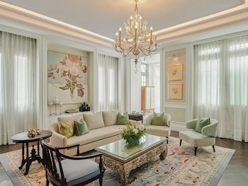 Ambassador 2 Bedroom Suite