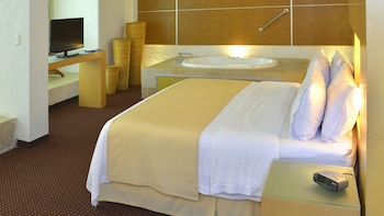 Suite, 1 King Bed