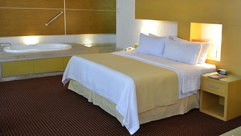 Suite, 1 King Bed