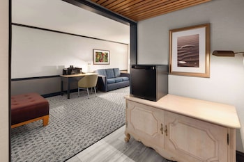 Junior Suite, 1 King Bed, Non Smoking