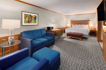 Junior Suite, 1 King Bed, Non Smoking (Water View)