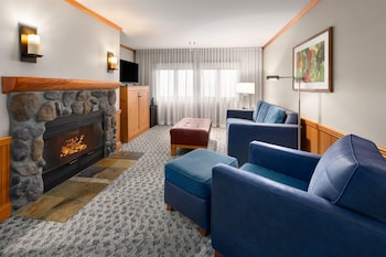 Suite, 1 King Bed, Non Smoking (Water View)