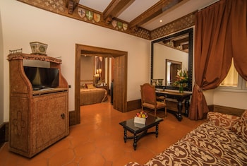 Junior Suite (Executive Tuscan)