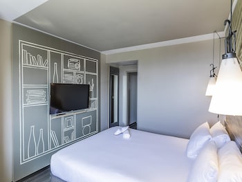 Superior Double Room, 1 Double Bed, River View