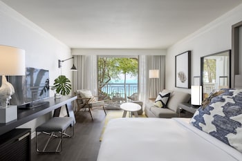 Room, 1 King Bed (Partial Waterfront View)