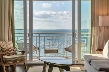 King Waterfront, Coconut Wing