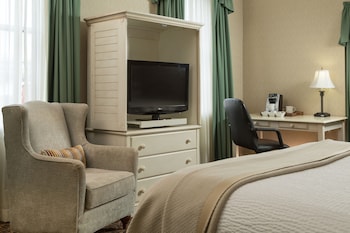 Single Room, 1 Queen Bed, Garden View