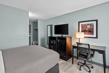 Standard Room, 1 Queen Bed, Smoking