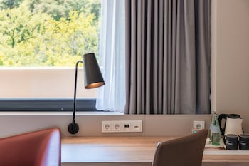Standard Room, 2 Twin Beds, Balcony (Minibar)
