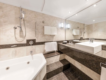 Junior Suite, 1 Queen Bed