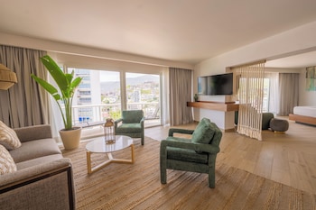 Royal Suite King Partial Ocean View