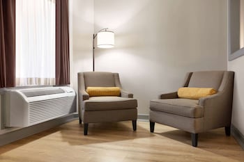 Room, 2 Queen Beds, Accessible, Non Smoking (Mobility, Bathtub w/ Grab Bars)