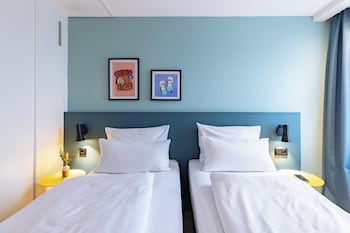 Standard Room, 2 Twin Beds, Garden View