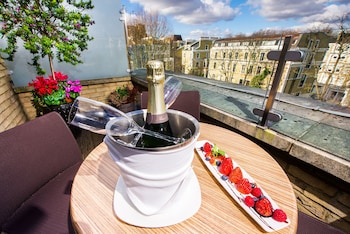 Studio, 1 Queen Bed, Terrace