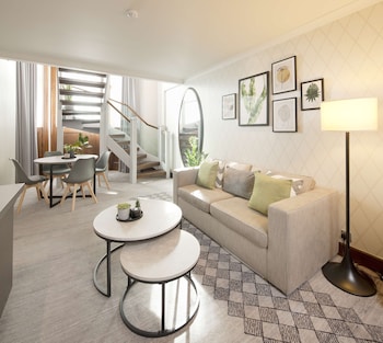 Suite, 1 Queen Bed with Sofa bed (Duplex)