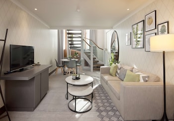 Suite, 1 Queen Bed with Sofa bed (Duplex)