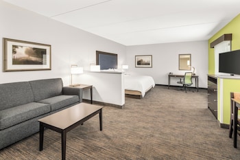 Suite, 1 King Bed with Sofa bed, Jetted Tub (Sofa Bed)