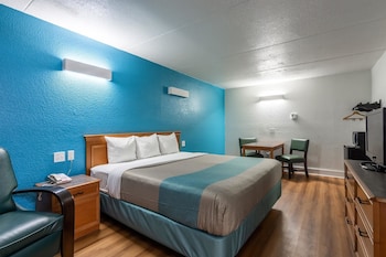 Standard Room, 1 King Bed, Smoking