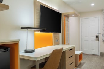 Room, 2 Queen Beds, Accessible, Non Smoking (Mobility,Tub w/Grab Bars)