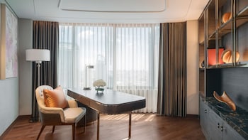 Suite, 1 Double Bed (Diplomatic)