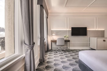 Savoy Room King