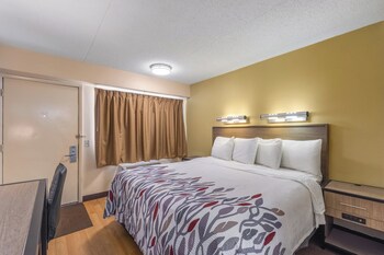 Deluxe Room, 1 King Bed (Smoke Free)