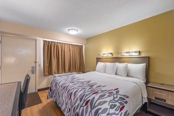 Deluxe Room, 1 King Bed (Smoke Free)